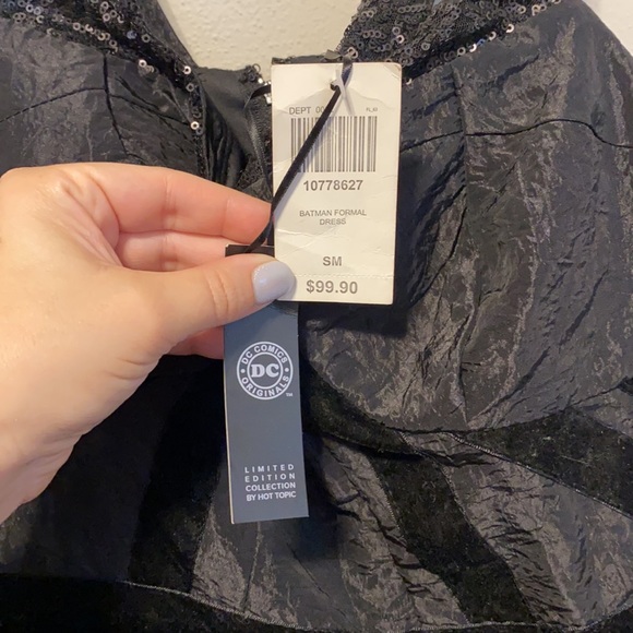 DC Comic Bat Girl “formal” dress - Picture 5 of 6